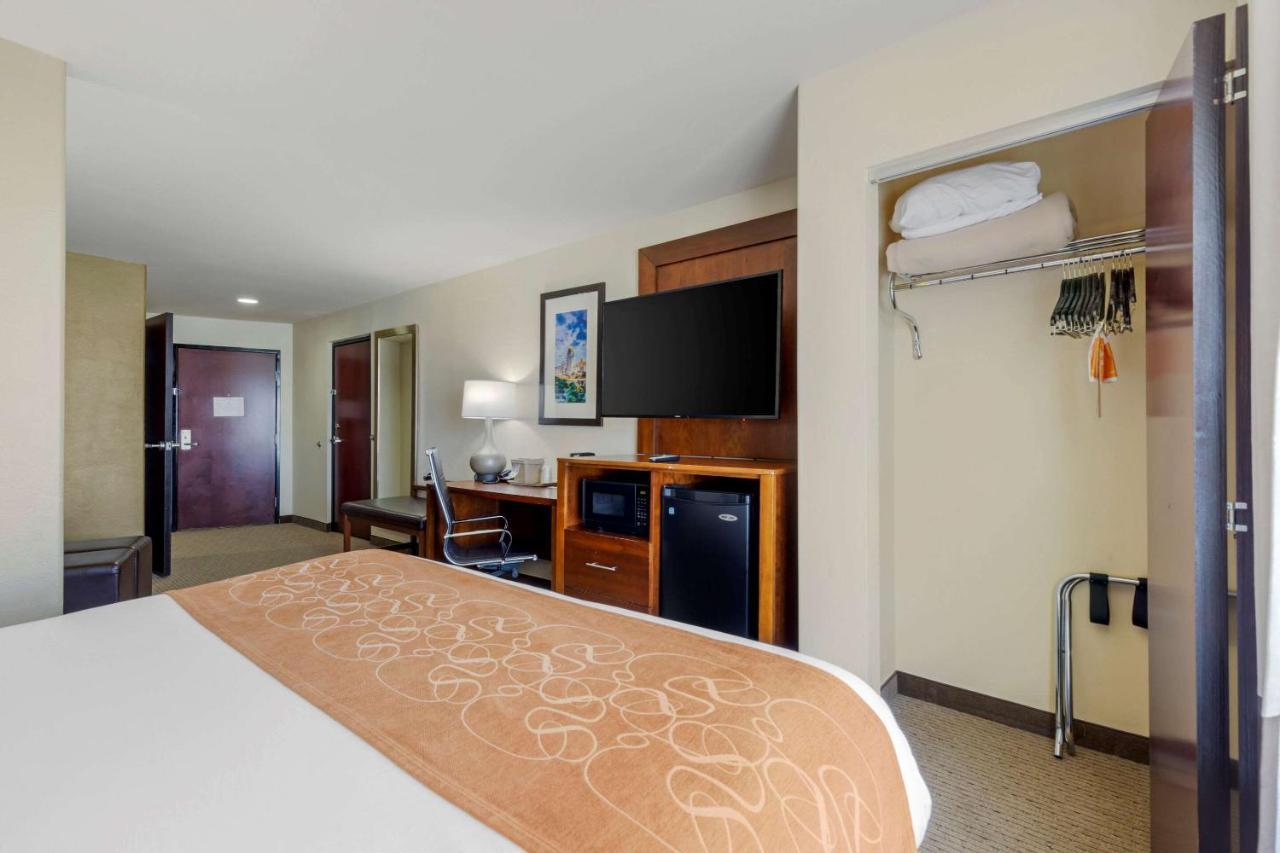 Comfort Suites Pflugerville - Austin North Exterior photo